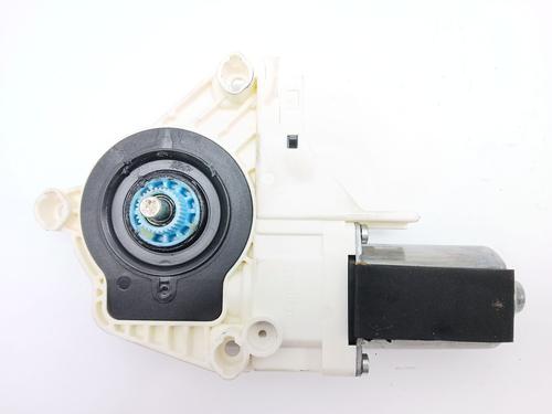 Used Right front window motor Right front window motor AUDI A4 B8 (8K2) 2.0 TDI (150 hp) 22978823 22978823