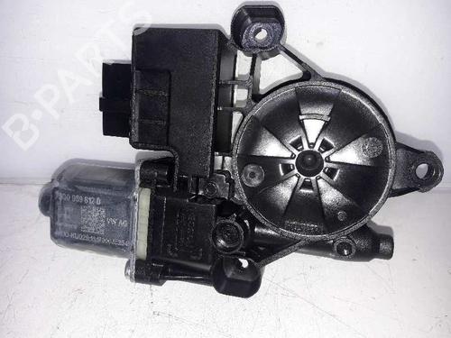 Used Right rear window motor Right rear window motor SEAT ARONA (KJ7, KJP) 1.6 TDI (95 hp) 2337962 2337962