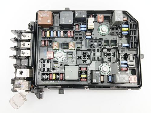 Used Fuse box Fuse box OPEL ASTRA K Sports Tourer (B16) 1.4 Turbo (35) (125 hp) 27175813 27175813