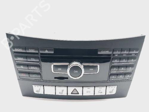 Used Radio MERCEDES-BENZ CLS Shooting Brake (X218) CLS 350 CDI / d (218.923) (265 hp) 17921179