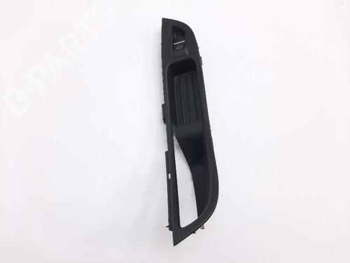Used Right front window switch FORD FOCUS III [2010-2020]  20682015