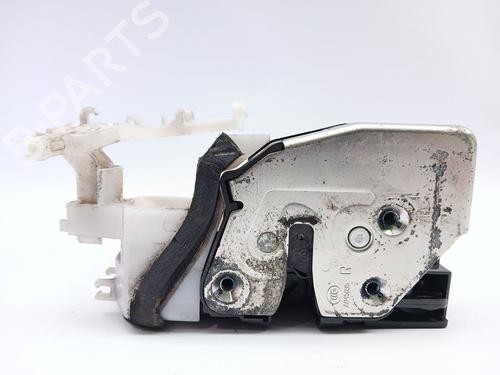 front-right-lock-kia-carens-iv-2013-28599454 main image