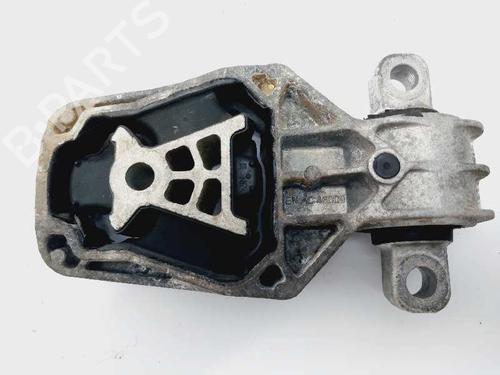 Used Engine mount Engine mount MERCEDES-BENZ B-CLASS Sports Tourer (W246, W242) B 180 CDI / d (246.212) (109 hp) 20686620 20686620
