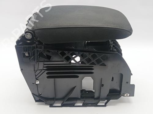 Used Armrest / Center console Armrest / Center console VW SCIROCCO III (137, 138) 2.0 TFSI (200 hp) 27546573 27546573