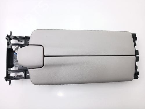 Used Armrest / Center console Armrest / Center console MERCEDES-BENZ E-CLASS (W212) E 220 CDI / BlueTEC (212.001, 212.002) (170 hp) 30362562 30362562
