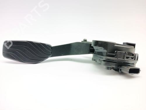 pedal-renault-kadjar-ha_-hl_-2015-23231264 main image