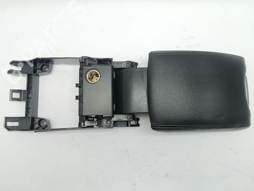 Used Armrest / Center console Armrest / Center console VOLVO V60 I Cross Country (157) D4 Polestar AWD (220 hp) 29125377 29125377