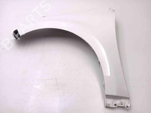 Used Left front fenders Left front fenders 38052225 38052225
