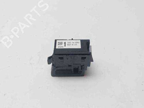 Right rear window switch MAZDA CX-30 (DM) SKYACTIV-G M Hybrid AWD | BP38647213I28 - Image 5