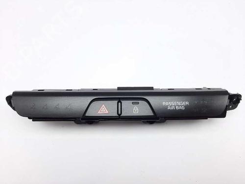 warning-switch-kia-stonic-yb-4d63611000-2017-20686982 main image