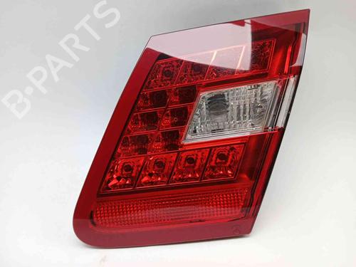 Used Right tailgate light Right tailgate light MERCEDES-BENZ E-CLASS (W212) E 350 CDI (212.025) (231 hp) 39688921 39688921