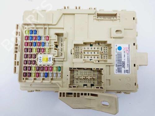 Used Fuse box Fuse box 16255863 16255863