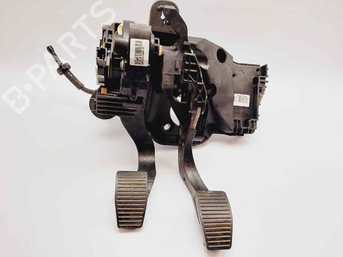 Used Clutch pedal FIAT TIPO Hatchback (356_, 357_) 1.4 (356HXA1B) (95 hp) 15287398