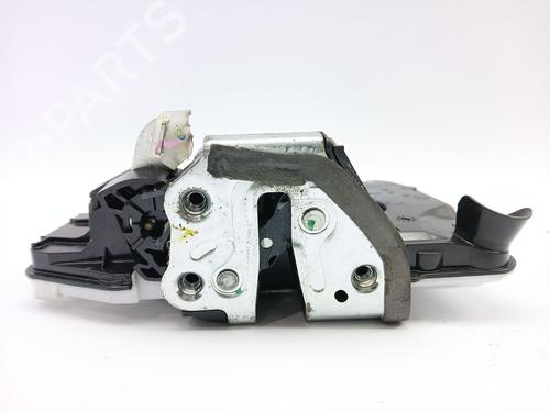 front-left-lock-toyota-c-hr-_x1_-2016-25258240 main image