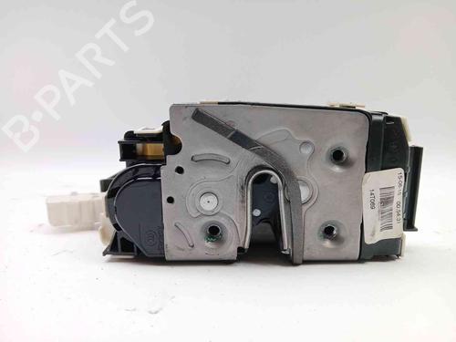 front-left-lock-mercedes-benz-cla-shooting-brake-x117-2015-2016-2017-2018-2019-37218642 main image