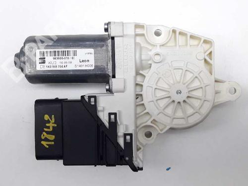 Used Right rear window motor SEAT LEON (1P1) 1.9 TDI (105 hp) 9262980