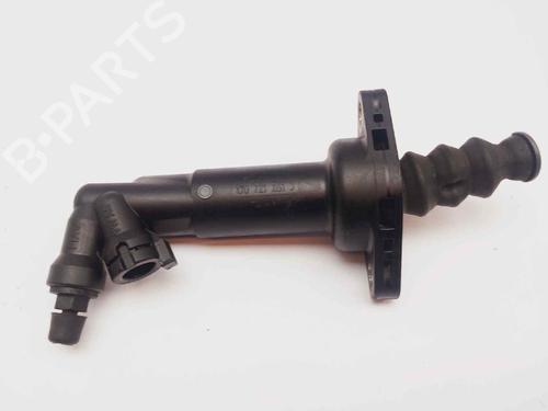 Used Clutch slave cylinder Clutch slave cylinder SKODA OCTAVIA I (1U2) 2.0 (116 hp) 20678443 20678443