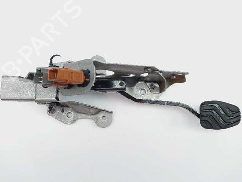 break-pedal-renault-kadjar-ha_-hl_-465014ea2b06-465014ea2b-2015-20685733 main image