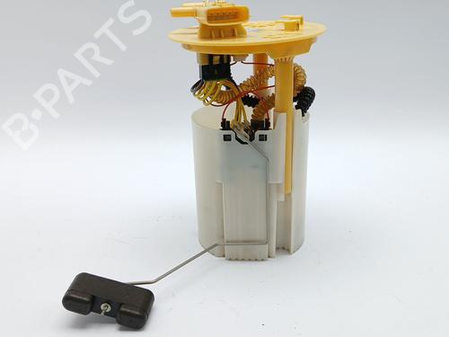 Used Fuel pump RENAULT MEGANE IV Hatchback (B9A/M/N_) 1.5 dCi 90 (B9A1) (90 hp) 27634383
