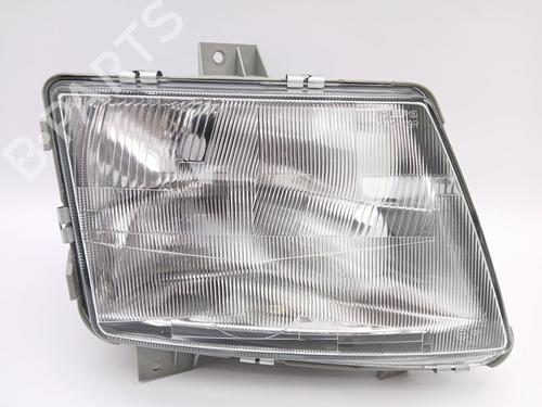 Used Right headlight MERCEDES-BENZ VITO Bus (W638) 108 D 2.3 (638.164) (79 hp) 31992981