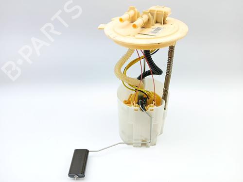Used Fuel pump RENAULT KADJAR (HA_, HL_) 1.6 dCi 130 (HLA4) (130 hp) 28691379
