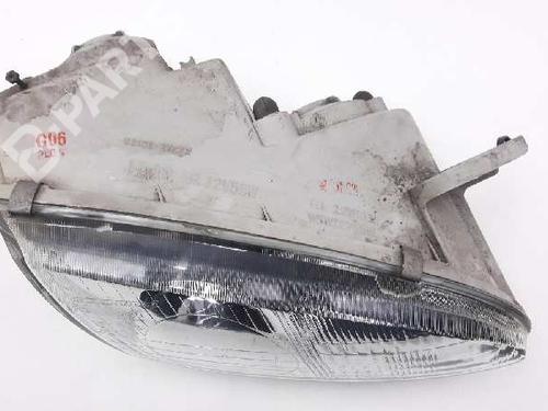Right headlight HYUNDAI COUPE I (RD)  | BP9261284C29 