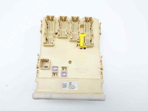 Fuse box TOYOTA AURIS (_E18_)  | BP20683081E1 