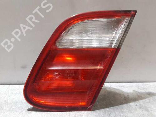 Højre baglygte Højre baglygte MERCEDES-BENZ CLK (C208) CLK 200 (208.335) (136 hp) 5020459 5020459