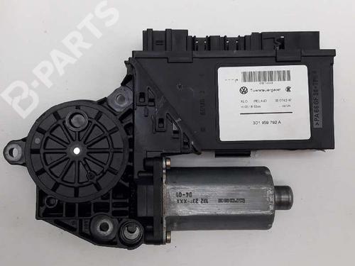 Used Right front window motor VW TOUAREG (7LA, 7L6, 7L7) 2.5 R5 TDI (174 hp) 7237773