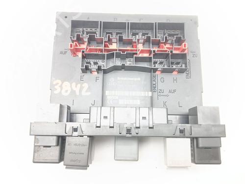 Used Fuse box VW TOURAN (1T1, 1T2) 2.0 TDI 16V (140 hp) 31995869