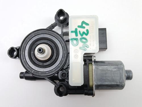 Used Right rear window motor Right rear window motor SKODA OCTAVIA III Combi (5E5, 5E6) 1.5 TSI G-TEC (130 hp) 35723718 35723718