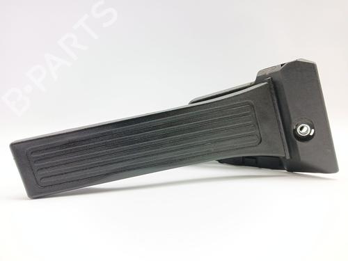 pedal-kia-carens-iv-2013-28607867 main image