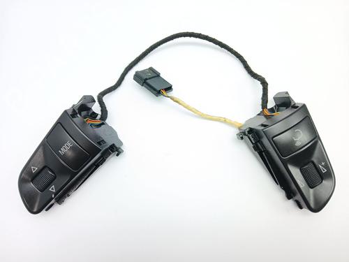 steering-wheel-controls-audi-a4-b8-avant-8k5-2007-2008-2009-2010-2011-2012-2013-2014-2015-2016-2017-26169948 main image