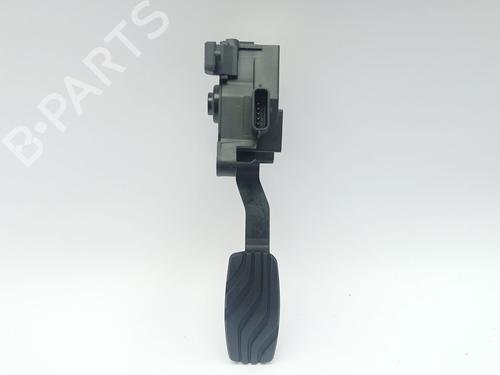 pedal-renault-megane-iv-hatchback-b9amn_-2015-27703941 main image