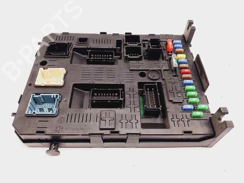 Used Fuse box Fuse box PEUGEOT 5008 (0U_, 0E_) 1.6 HDi (112 hp) 15209405 15209405
