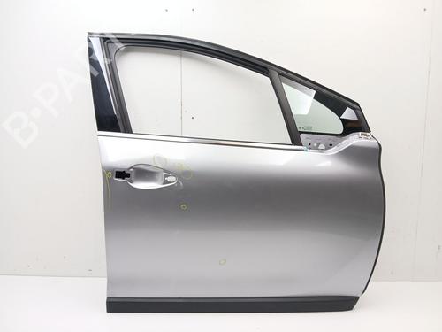 Used Right front door Right front door 32424637 32424637