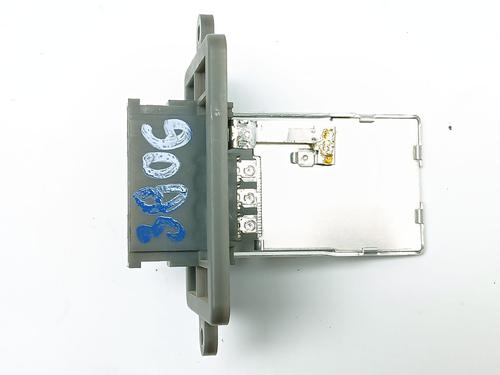 Used Heater resistor DACIA SANDERO III 1.0 SCe 65 (67 hp) 30106110