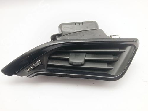 Difusor / Saída de ar Difusor / Saída de ar PEUGEOT 208 I (CA_, CC_) 1.2 VTI 82 (82 hp) 29204934 29204934