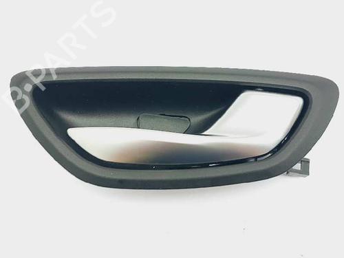Used Front right interior door handle Front right interior door handle RENAULT MEGANE IV Hatchback (B9A/M/N_) 1.5 Blue dCi 115 (B9A6) (116 hp) 20683434 20683434