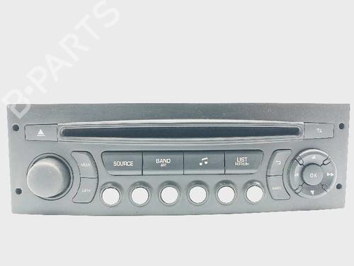 Used Radio Radio 18112661 18112661