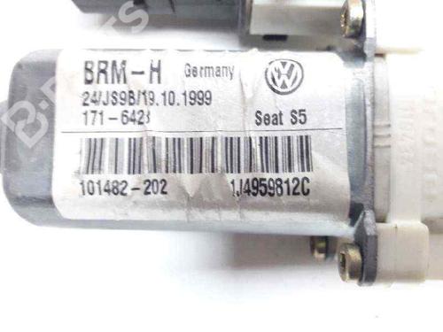 Rudehejsemotor bagstkærm højre SEAT TOLEDO II (1M2) 1.8 20V | BP4883244E22 