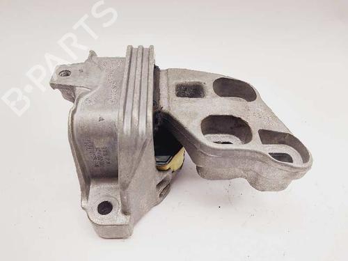 Used Engine mount Engine mount MERCEDES-BENZ CLA Coupe (C117) CLA 200 CDI / d (117.308) (136 hp) 15781164 15781164