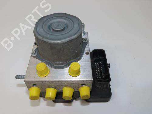 Used ABS pump RENAULT KANGOO Express (FW0/1_) Z.E. (FW0Z, FW1Z) (60 hp) 32399641