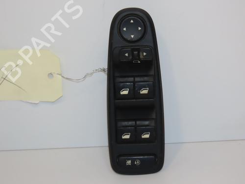 Used Left front window switch Left front window switch CITROËN C4 Grand Picasso I (UA_) 2.0 HDi 138 (136 hp) 28831749 28831749