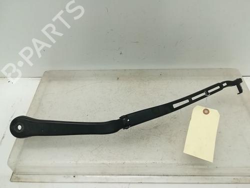 Used Front windshield wiper arm Front windshield wiper arm BMW 3 (E90) 320 d (177 hp) 36495952 36495952