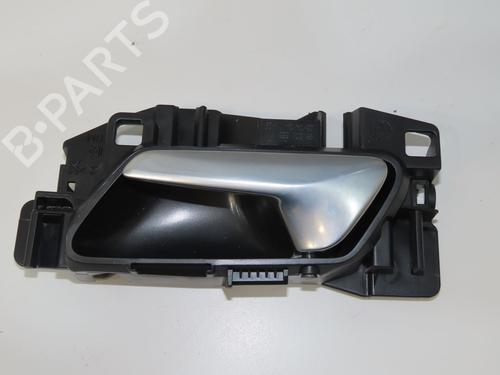 Maneta interior delantera izquierda Maneta interior delantera izquierda DS DS 3 / DS 3 CROSSBACK (UR_, UC_, UJ_) 1.2 PureTech 130 (URHNSS) (131 hp) 31747995 31747995