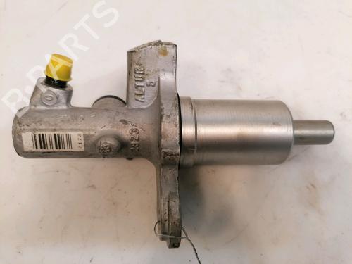 Brake master cylinder BMW 5 (E60) 530 d | BP16555694M77 