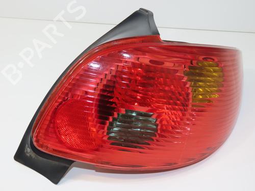 right-taillight-ford-focus-c-max-dm2-2003-2004-2005-2006-2007-36427372 main image
