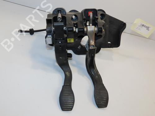 Used Pedal OPEL CORSA D (S07) 1.2 (L08, L68) (86 hp) 28967654