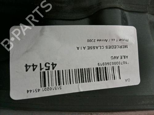 Guarda-lamas esquerdo Guarda-lamas esquerdo MERCEDES-BENZ A-CLASS (W168) A 170 CDI (168.008) (90 hp) 11101923 11101923